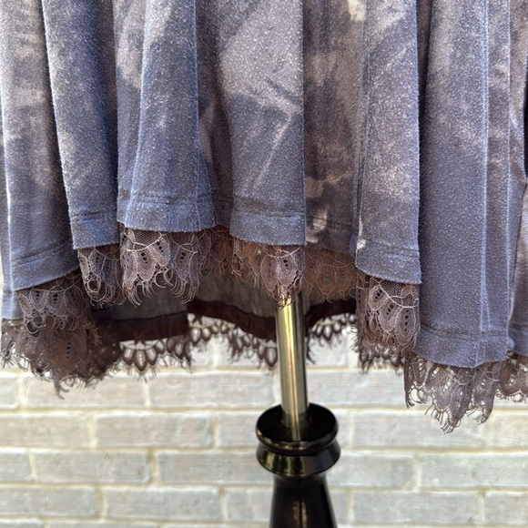 Logo Lori Goldstein Gray Watercolor Boho Lace bottom Pockets Tunic Top Small - Picture 2 of 7